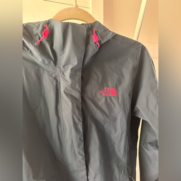 Small Women’s North Face Rain Jacket - Picture 2 of 3